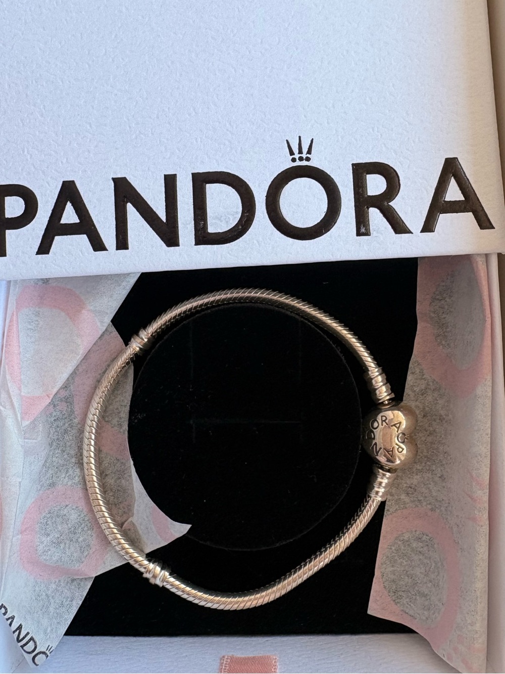 Brand New Authentic Pandora Moments Heart Clasp Snake Chain Bracelet